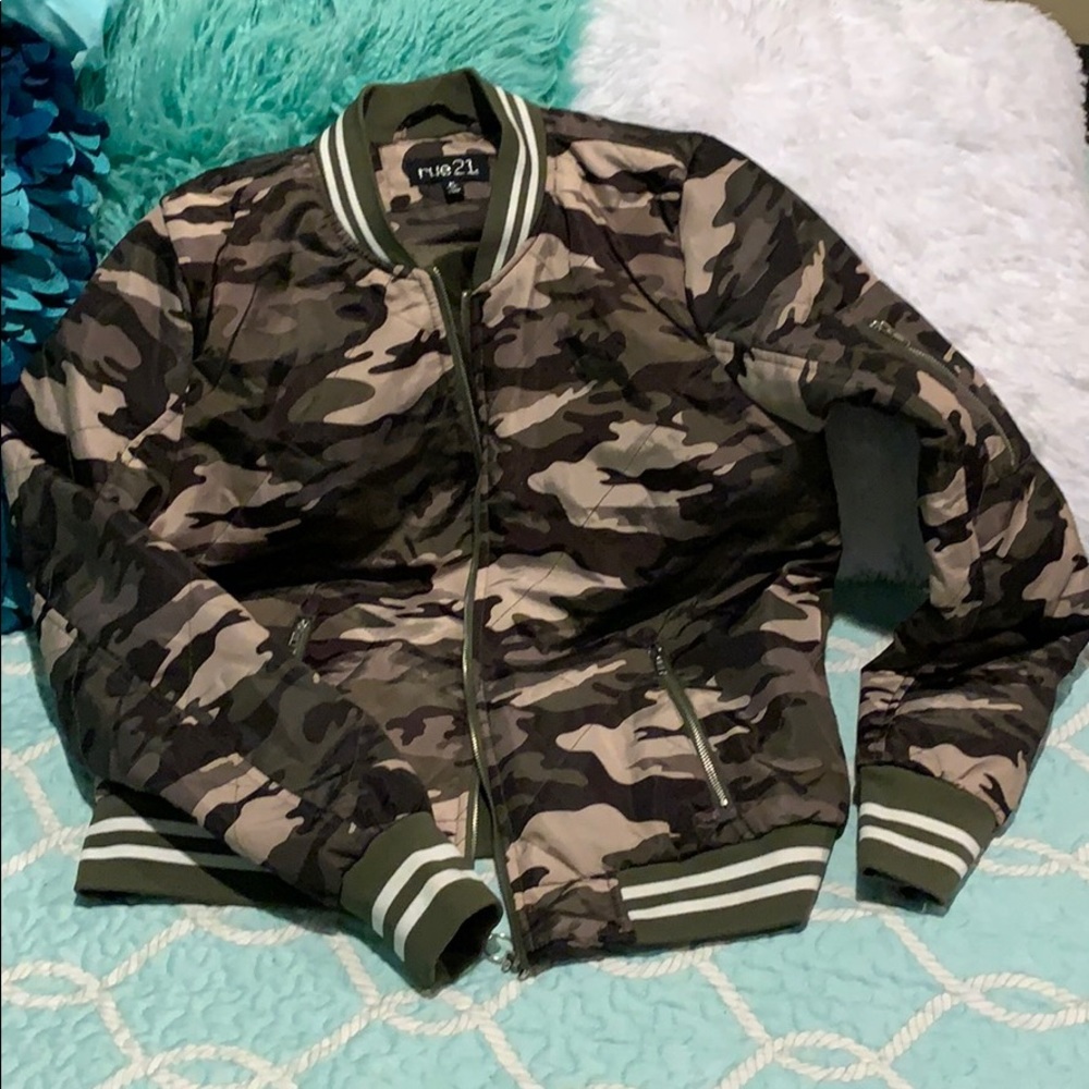 Camo jacket Rue 21